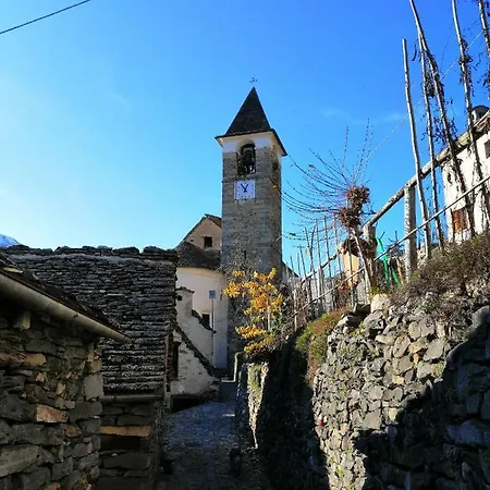 Feriehus Casa Vacanze La Carbunera Domodossola
