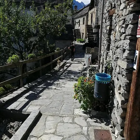 Casa Vacanze La Carbunera Feriehus *