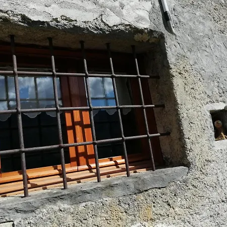 Casa Vacanze La Carbunera Feriehus *