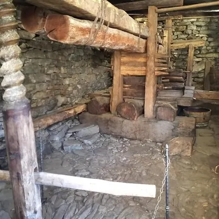 Feriehus Casa Vacanze La Carbunera Domodossola